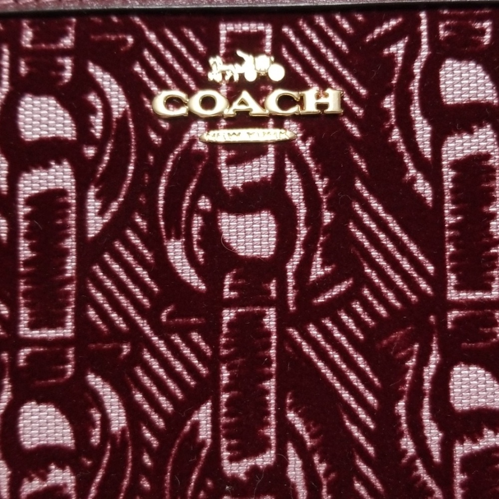 Coach Velvet Chain Print Accordion Zip Wallet - Picture 6 of 7